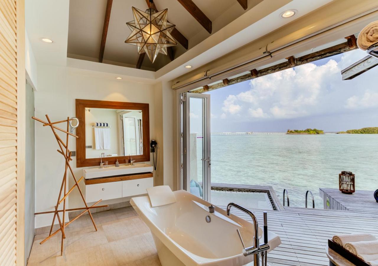 Over Water Suite, photo 1