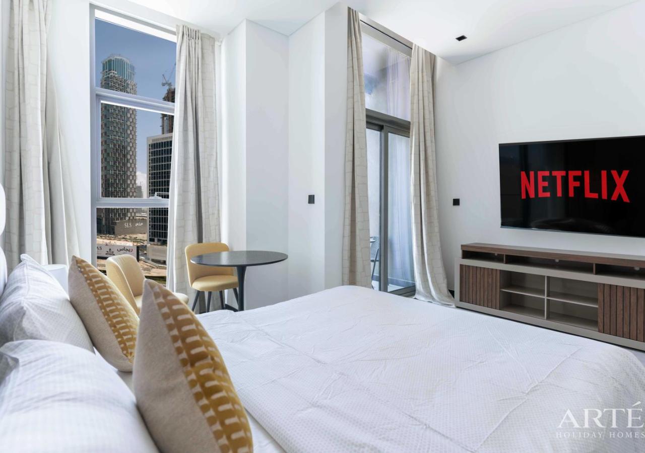 Guests will have a special experience as this studio offers a infinity pool and a sauna. In the well-fitted kitchen, guests will find a stovetop, a refrigerator, an oven and a microwave. This air-conditioned studio includes a flat-screen TV with streaming services, a private bathroom as well as a balcony with city views. The unit offers 1 bed.