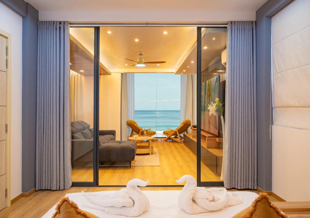 Deluxe King Suite, photo 1
