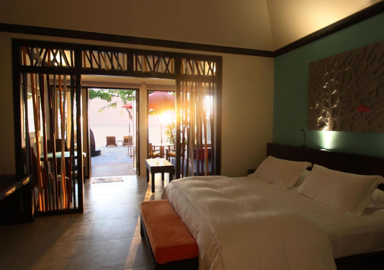 Beachfront Sunset Villa with Free transfer, photo 1
