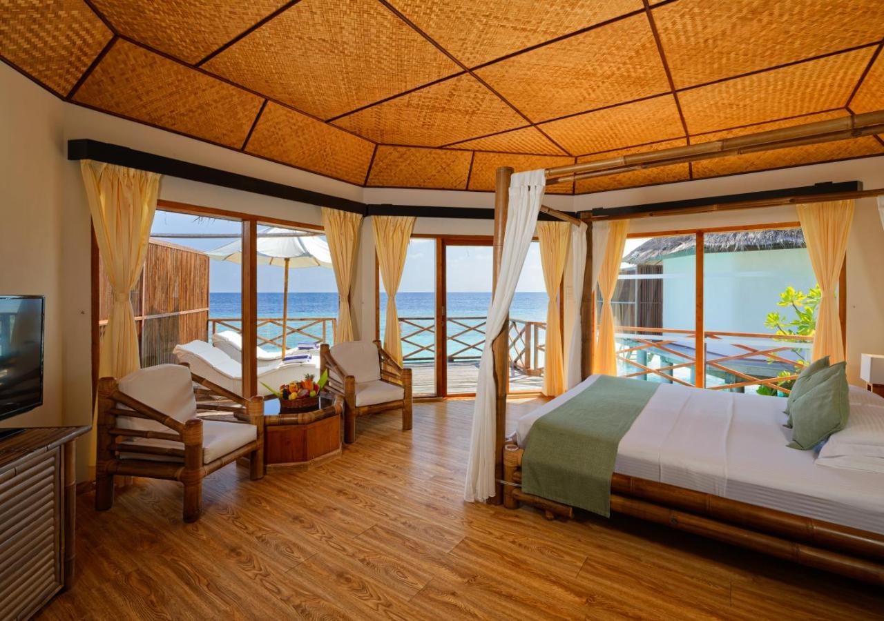 Semi Water Bungalow, photo 1
