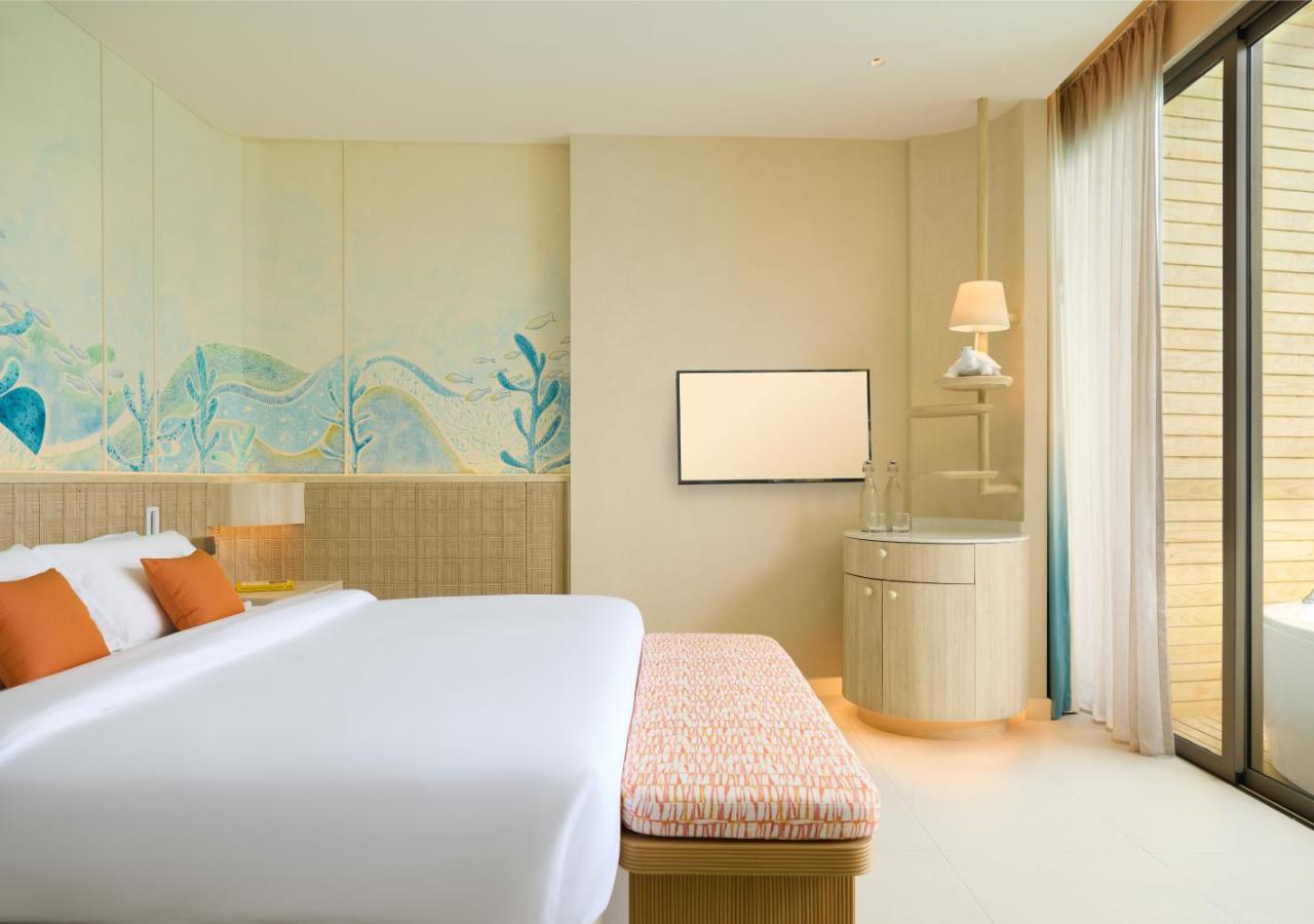 Overwater Villa with Jacuzzi King, photo 1