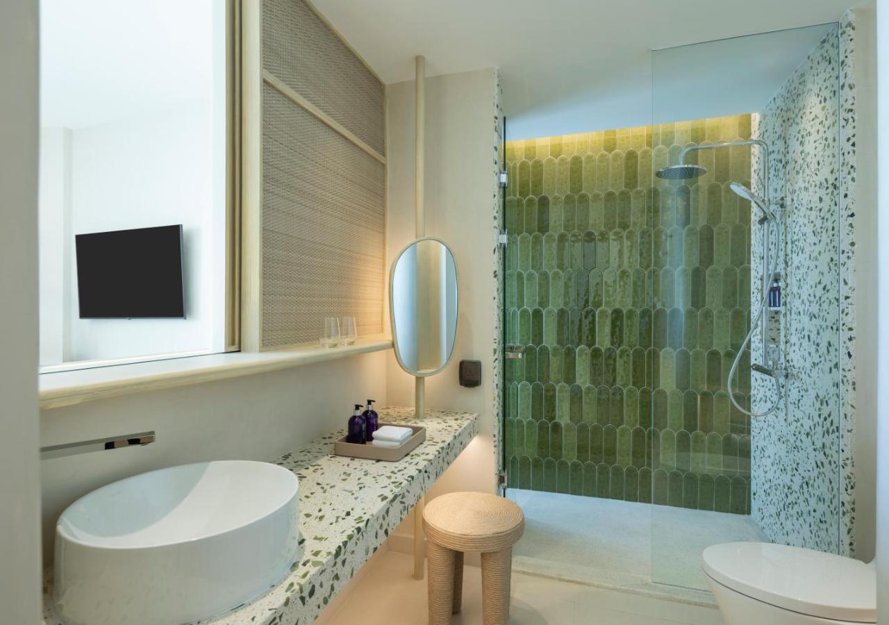 Mirage Beachfront Room King, photo 1