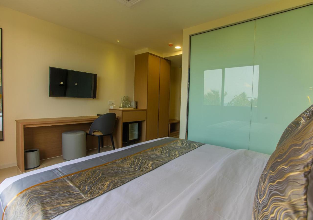 Deluxe Double or Twin Room with Balcony, photo 1