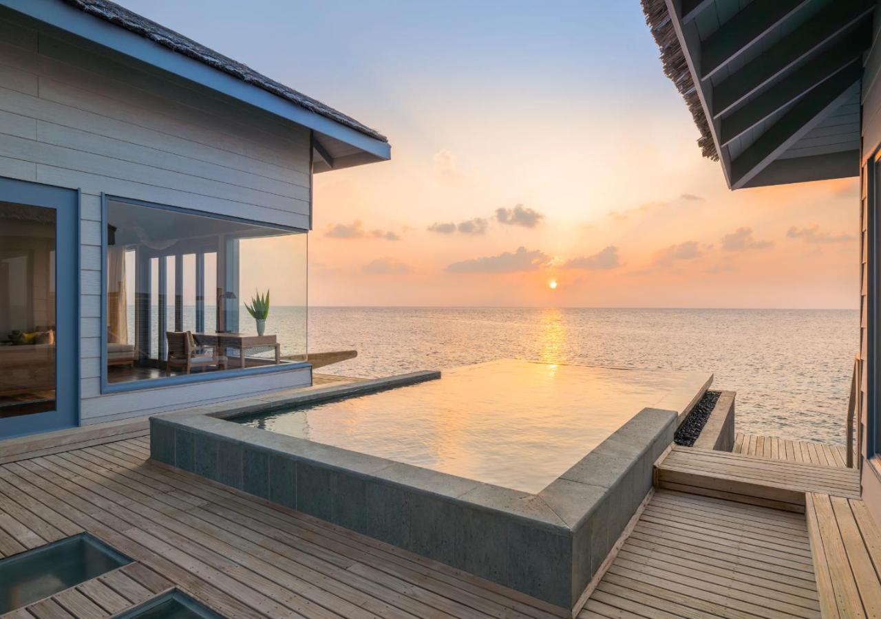 One-Bedroom Sunset Overwater Pool Villa with Ocean View, photo 1