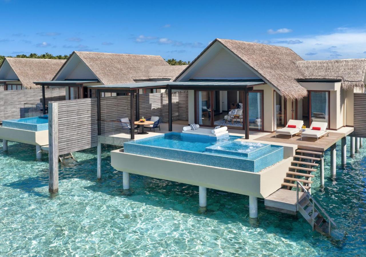 Deluxe Over Water Pool Villa, photo 1
