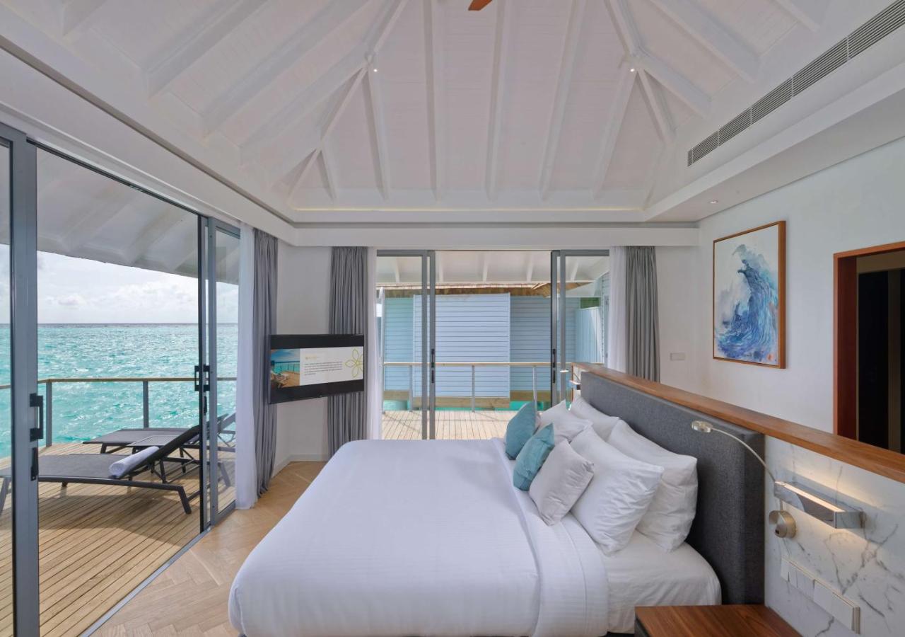 1 Bedroom Sunset Over Water Villa with Jacuzzi, photo 1