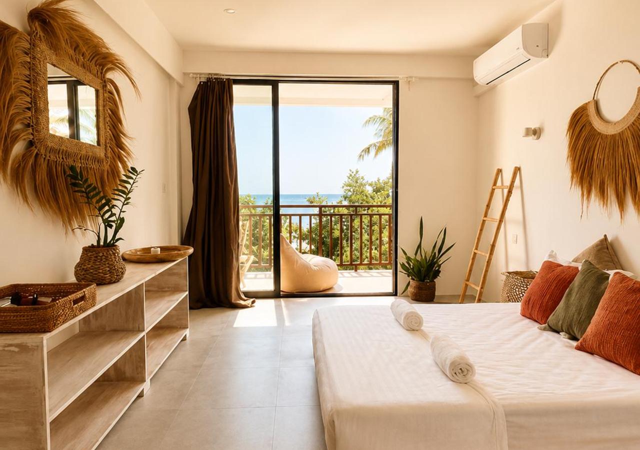 Double Room with Sea View, photo 1