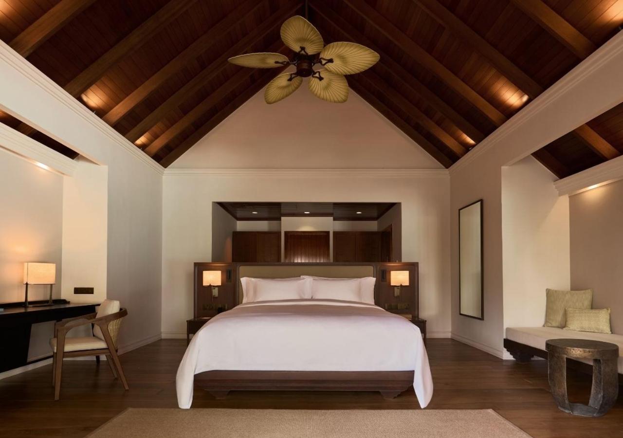 2 Bedrooms Beach Pool Villa, 262sqm, Beachfront, Butler Service, photo 1