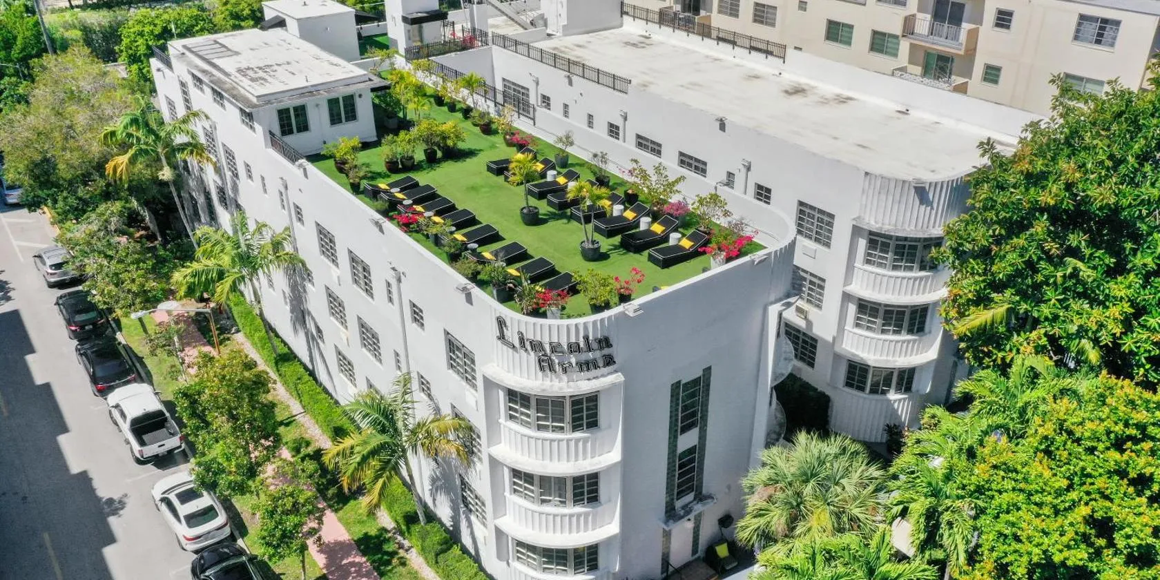 Lincoln Arms Suites exterior near Miami Beach Convention Center