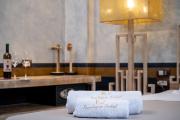 10GR Boutique Hotel & Wine Bar