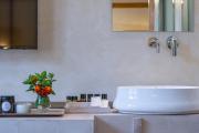 10GR Boutique Hotel & Wine Bar