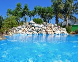 Villa Vacanze Paradiso - Oasi di Tranquillità con Piscina e Giardino a 10 min dal mare