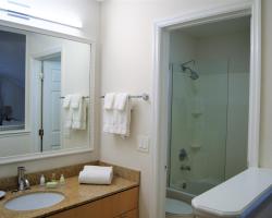 Doral Inn & Suites Miami Airport West