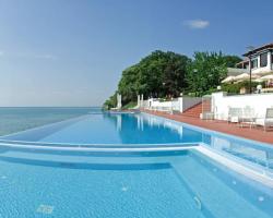 Oasis Boutique Hotel, Riviera Holiday Club, private beach