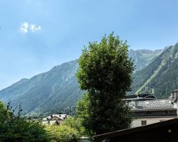 Villa Loppe - Chamonix Mountain Four-Bedroom Hidden Gem