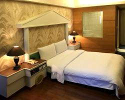 Zaw Jung Business Hotel