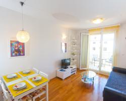 Sea Flower - Apartment with parking place