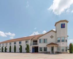 Motel 6-Hutchins, TX