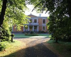 Mälby Säteri B&B
