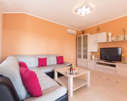 Two-Bedroom Apartment in Pula