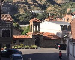 Apartment on Metekhi Rise