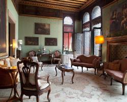 Palazzetto Pisani Grand Canal