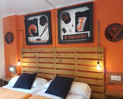 Barri Antic Hostel & Pub