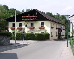 Pension Landhaus Ingrid B&B