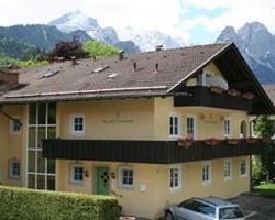 Alpenhof Garnihotel & Ferienwohnungen
