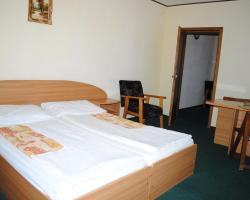 Hotel West