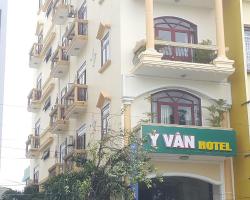Y Van Hotel
