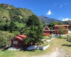 LA PETITE MAISON Cabañas & Hostal