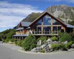 Aoraki Mount Cook Alpine Lodge