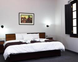 Colonial Plaza Hotel