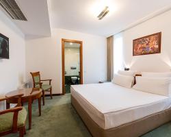 Hotel Duke Romana City Center