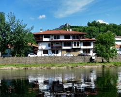 Family Hotel Varosha 2003