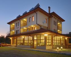 Kamilite Family Hotel