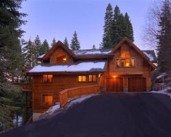Luxury Treehouse In Tahoe Donner With Hot Tub Chalet