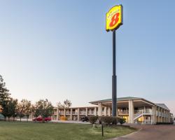 Super 8 by Wyndham Brookhaven