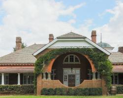 Petersons Armidale Winery and Guesthouse