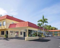 Super 8 by Wyndham Sarasota Near Siesta Key