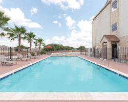 Microtel Inn and Suites Eagle Pass