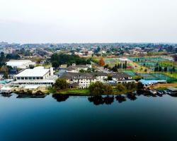 The Lakes Hotel & Conference Centre