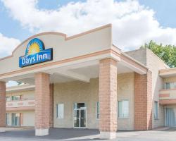 Days Inn by Wyndham St. Louis North