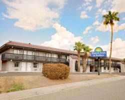 Days Inn & Suites by Wyndham Needles