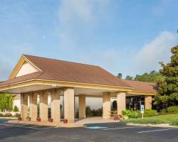 Days Inn & Conf Center by Wyndham Southern Pines Pinehurst