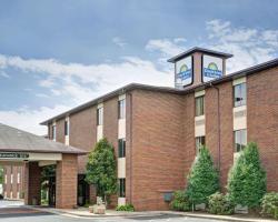 Days Inn & Suites by Wyndham Hickory