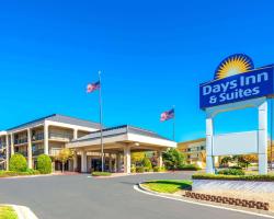 Days Inn & Suites by Wyndham Albuquerque North