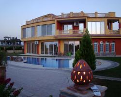 Ofok Luxury Villa